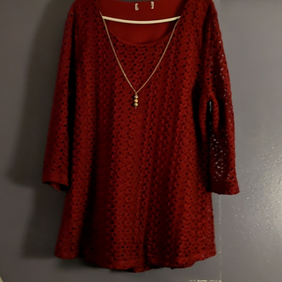 Red blouse - Picture 5 of 11